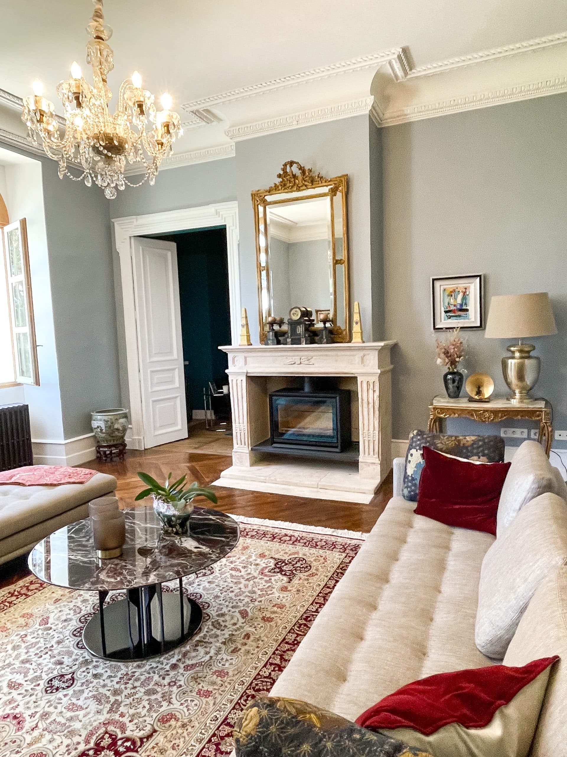poêle dans intérieur chic